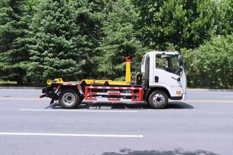 華通牌大運藍牌勾臂垃圾車